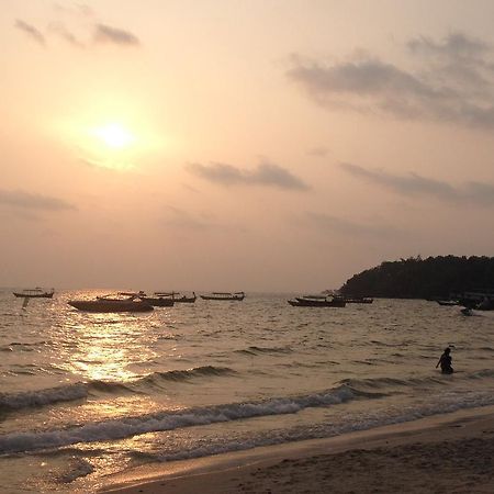 Beach Road Hotel Sihanoukville Exterior foto