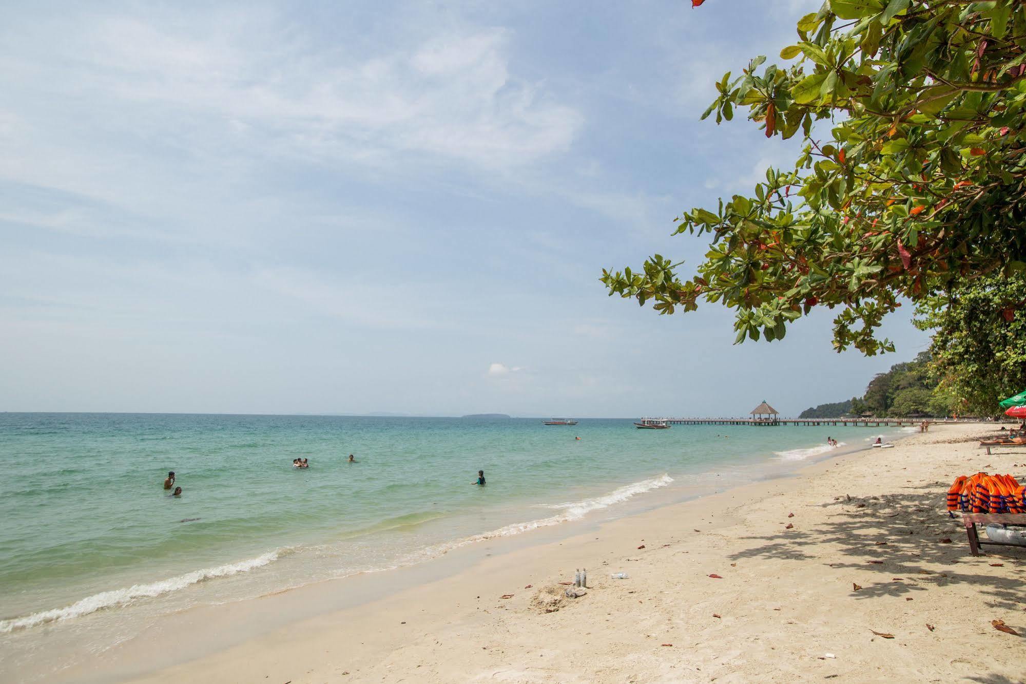 Beach Road Hotel Sihanoukville Exterior foto