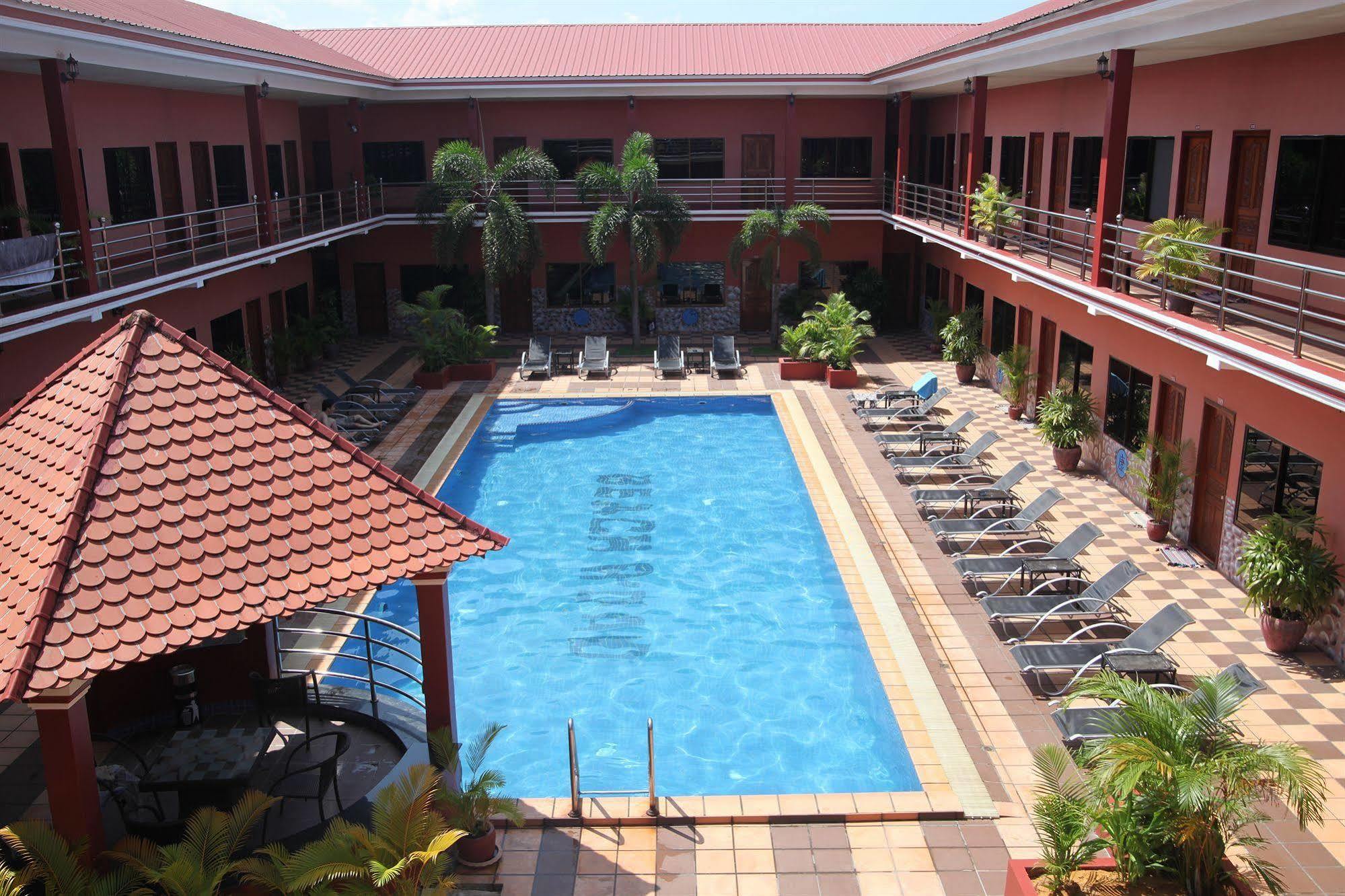 Beach Road Hotel Sihanoukville Exterior foto